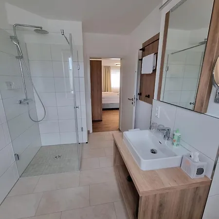 Apartment Gaestehaus Und Weingut Erich Hirth *