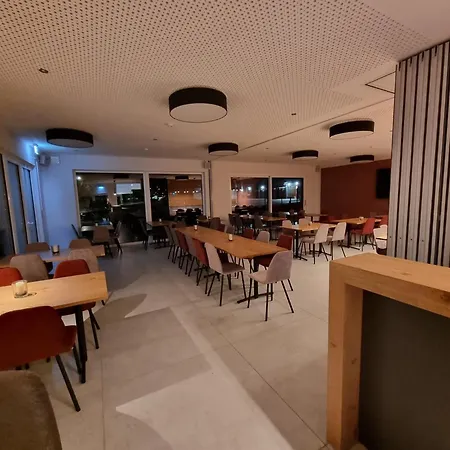 Gaestehaus Und Weingut Erich Hirth