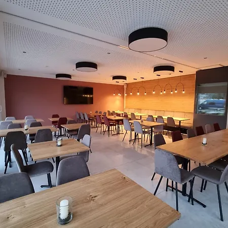 Gaestehaus Und Weingut Erich Hirth