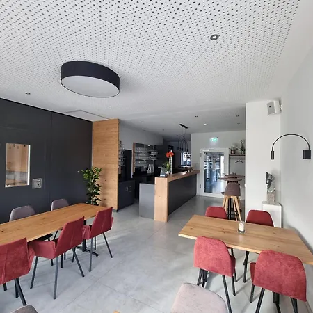 Gaestehaus Und Weingut Erich Hirth *