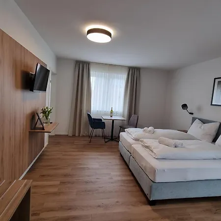 Gaestehaus Und Weingut Erich Hirth Obersulm