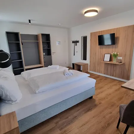 Apartment Gaestehaus Und Weingut Erich Hirth Obersulm