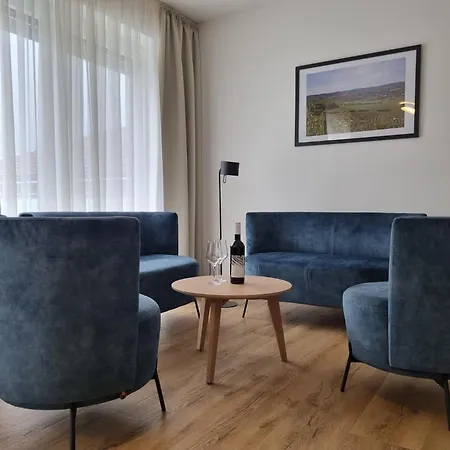 Gaestehaus Und Weingut Erich Hirth