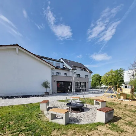 Apartment Gaestehaus Und Weingut Erich Hirth Obersulm