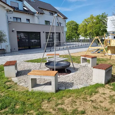 Gaestehaus Und Weingut Erich Hirth