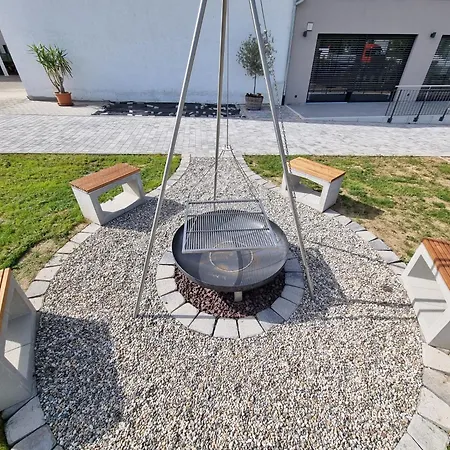 Gaestehaus Und Weingut Erich Hirth